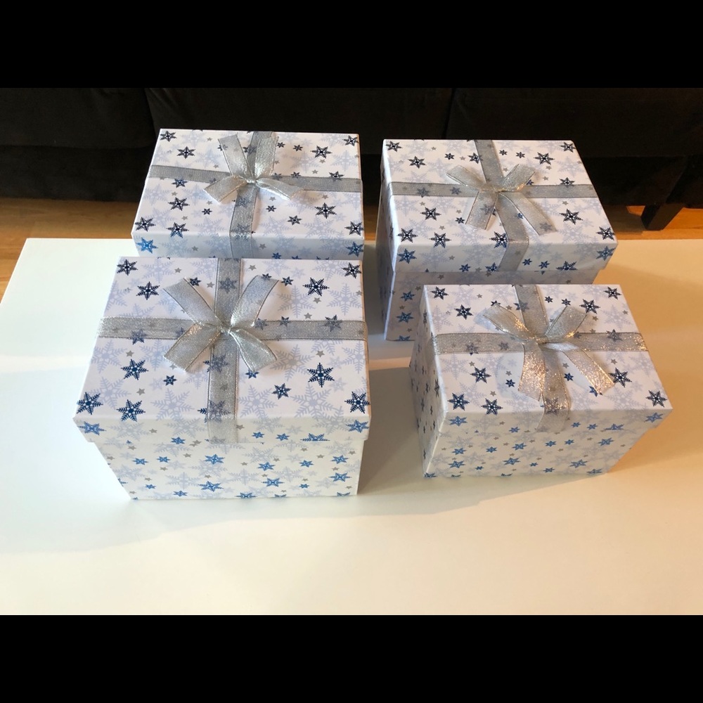 4 gift boxes